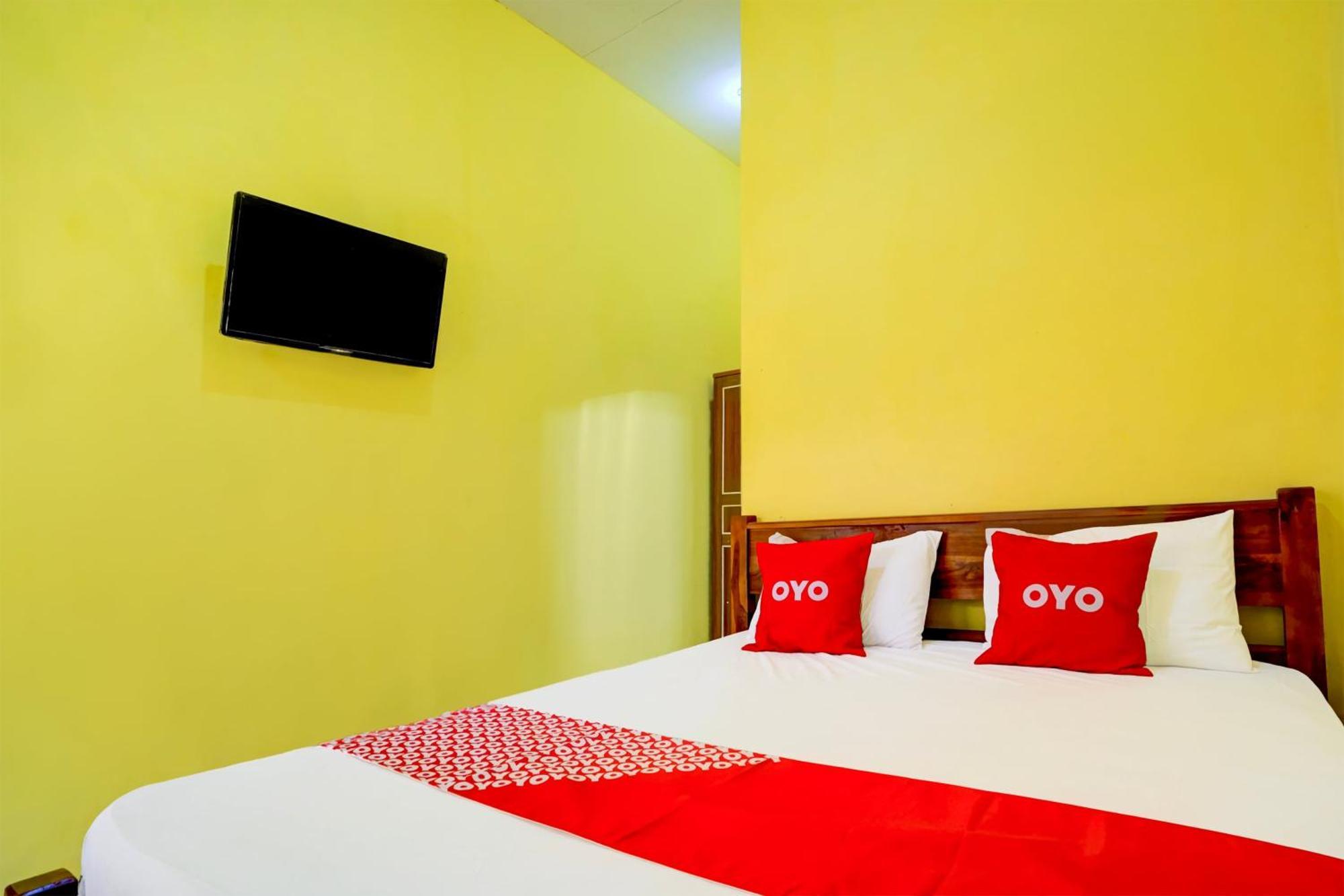 Oyo Life 93300 Puri Anggrek Syariah - Wage 2*